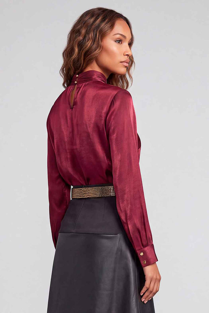 Blusa Con Manga Larga Abertura En Escote