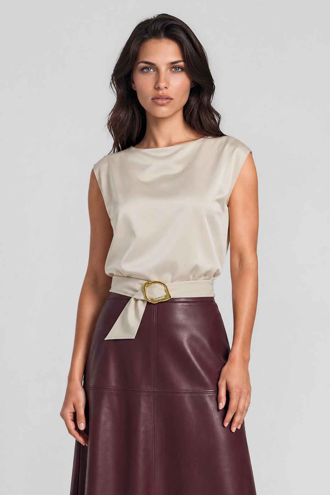 Blusa De Satin Con Drapeado En Escote