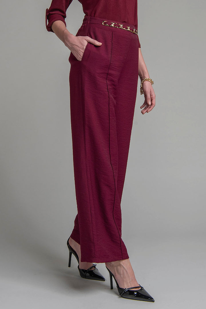 Pantalon Corte Recto Con Cadena En Cintura