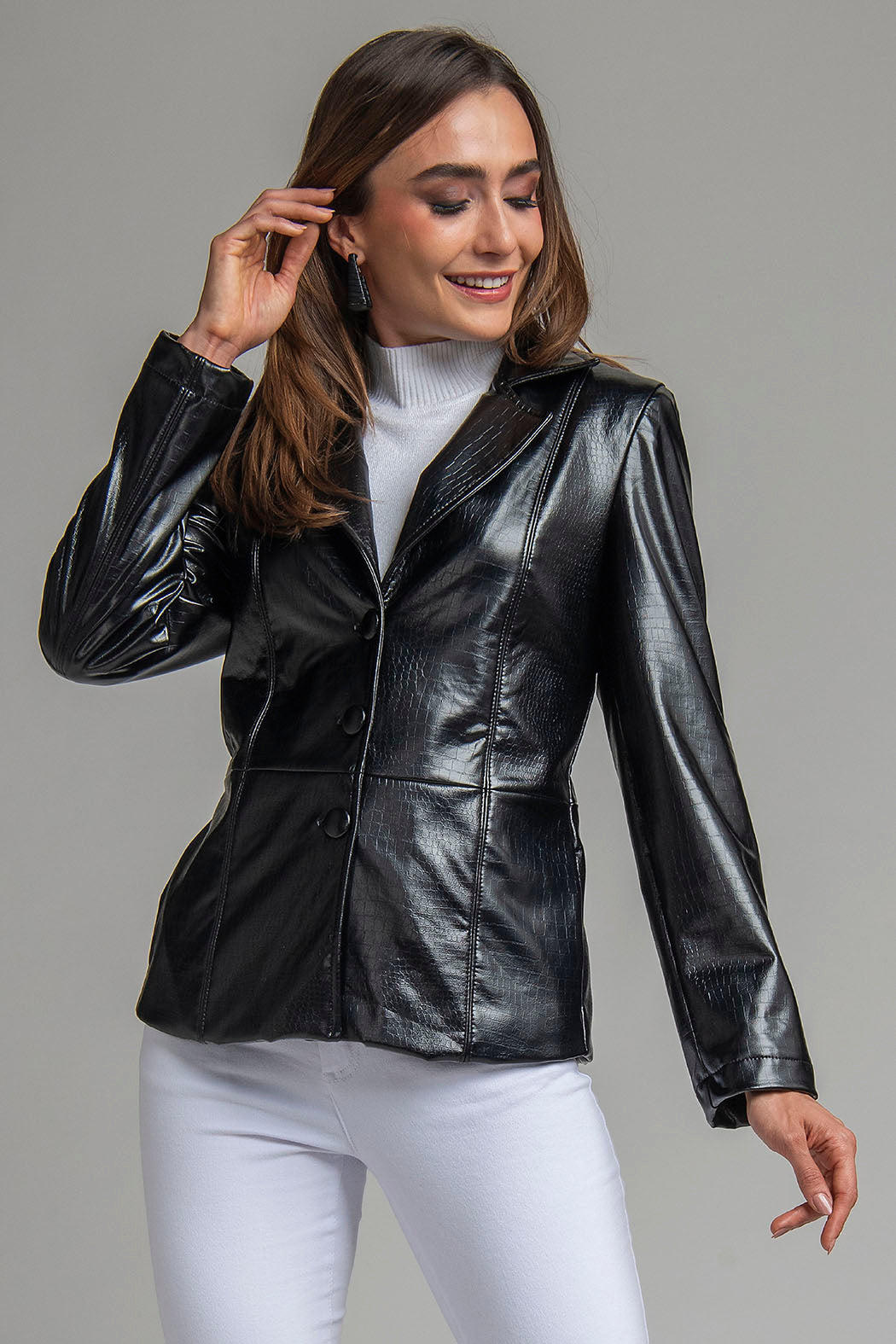 Chamarra De Piel Con Botones Al Frente