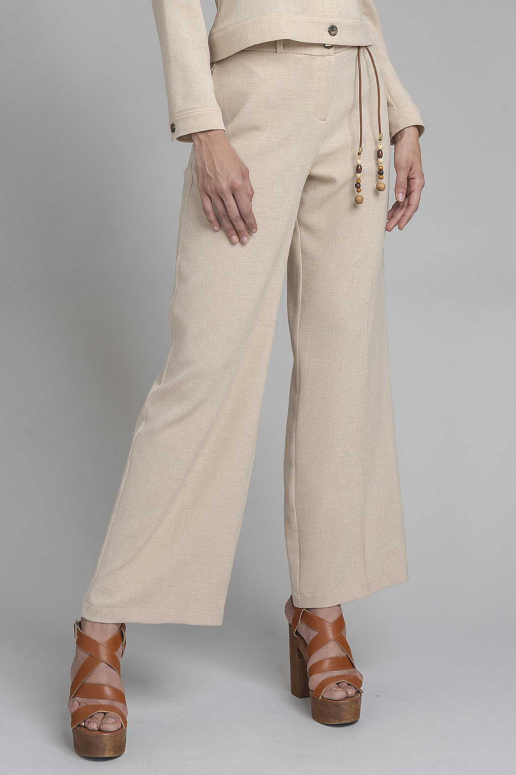 Pantalon Corte Recto Con Resorte En Pretina Y Cinturon