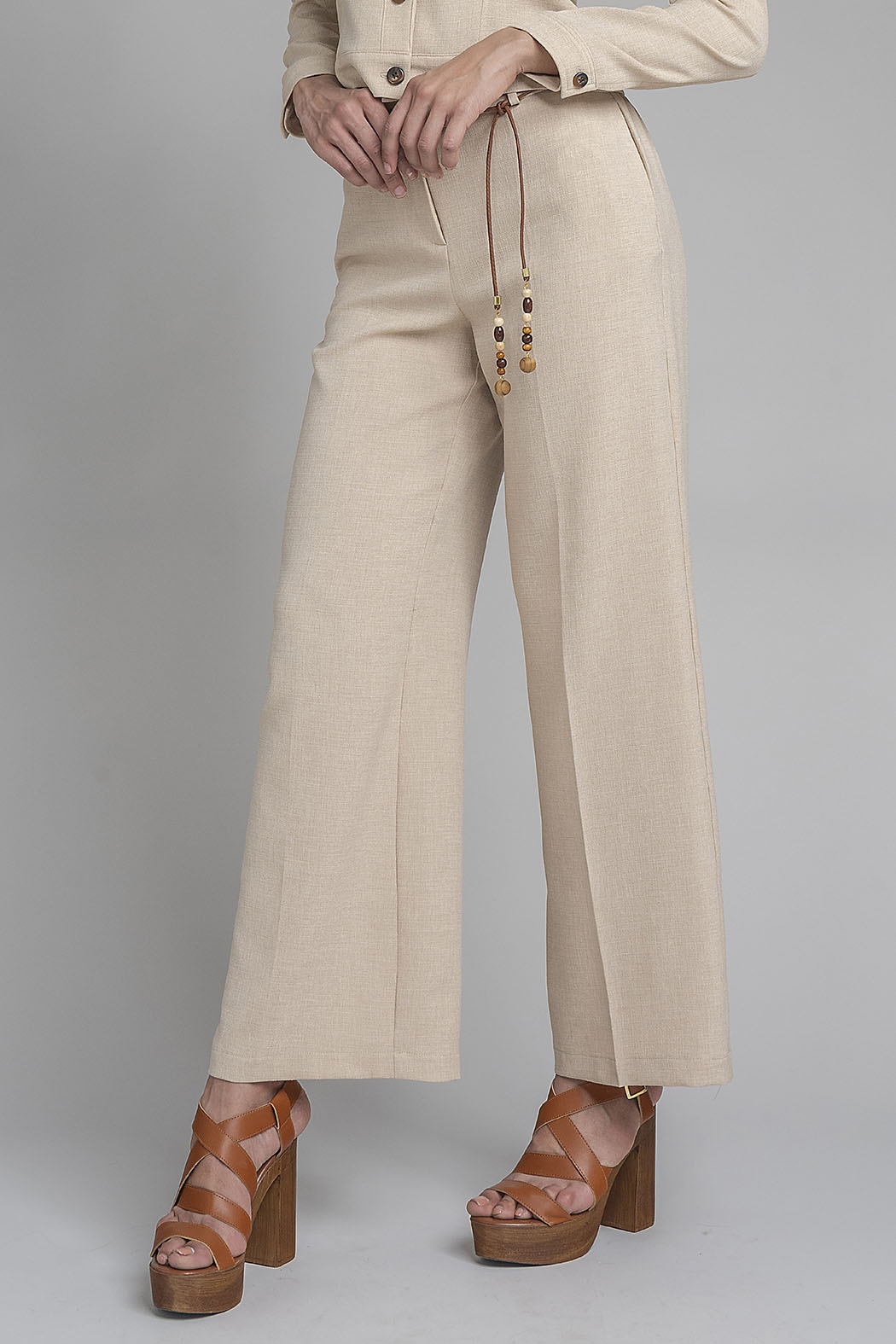 Pantalon Corte Recto Con Resorte En Pretina Y Cinturon