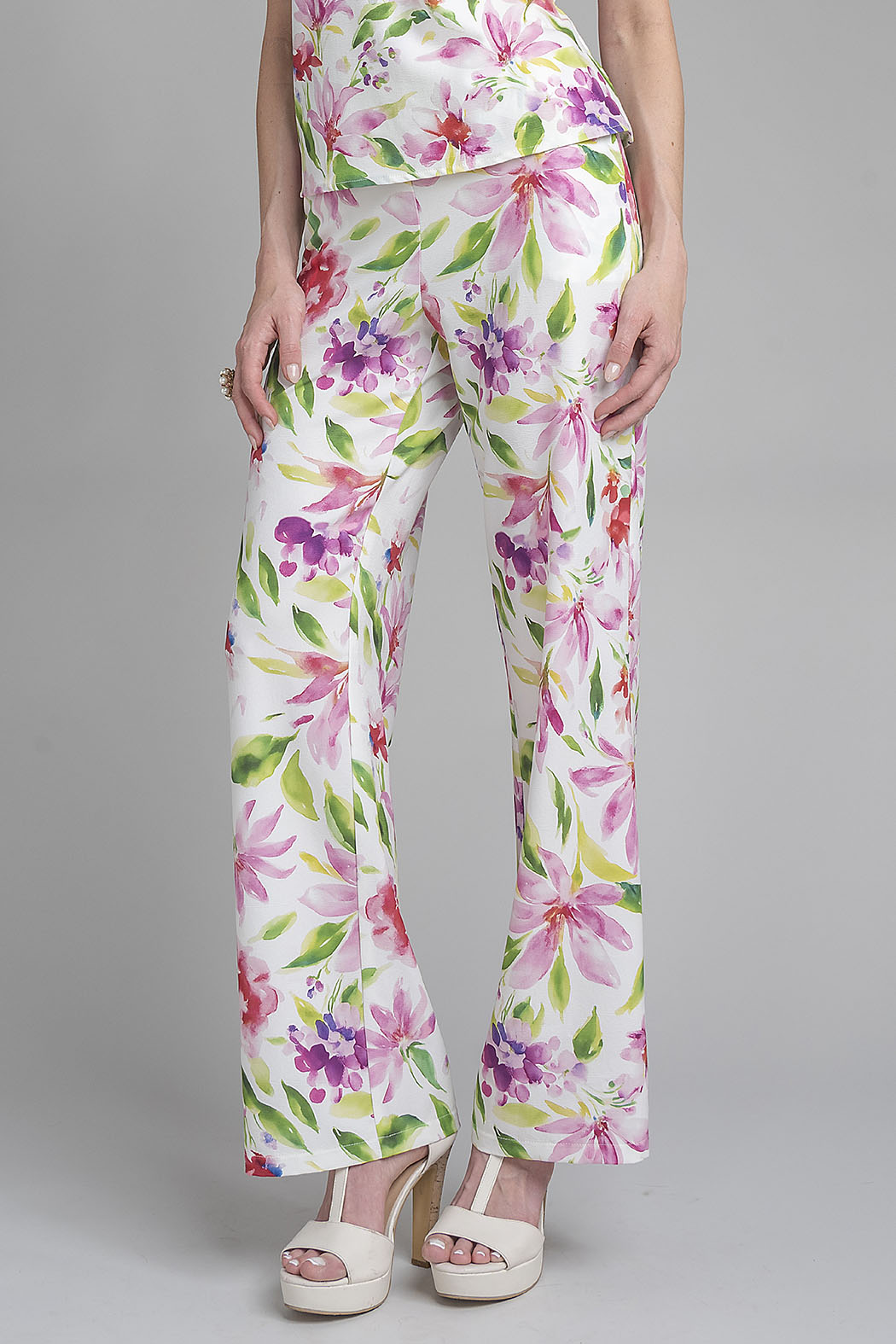 Pantalon Corte Recto Con Estampado De Flores