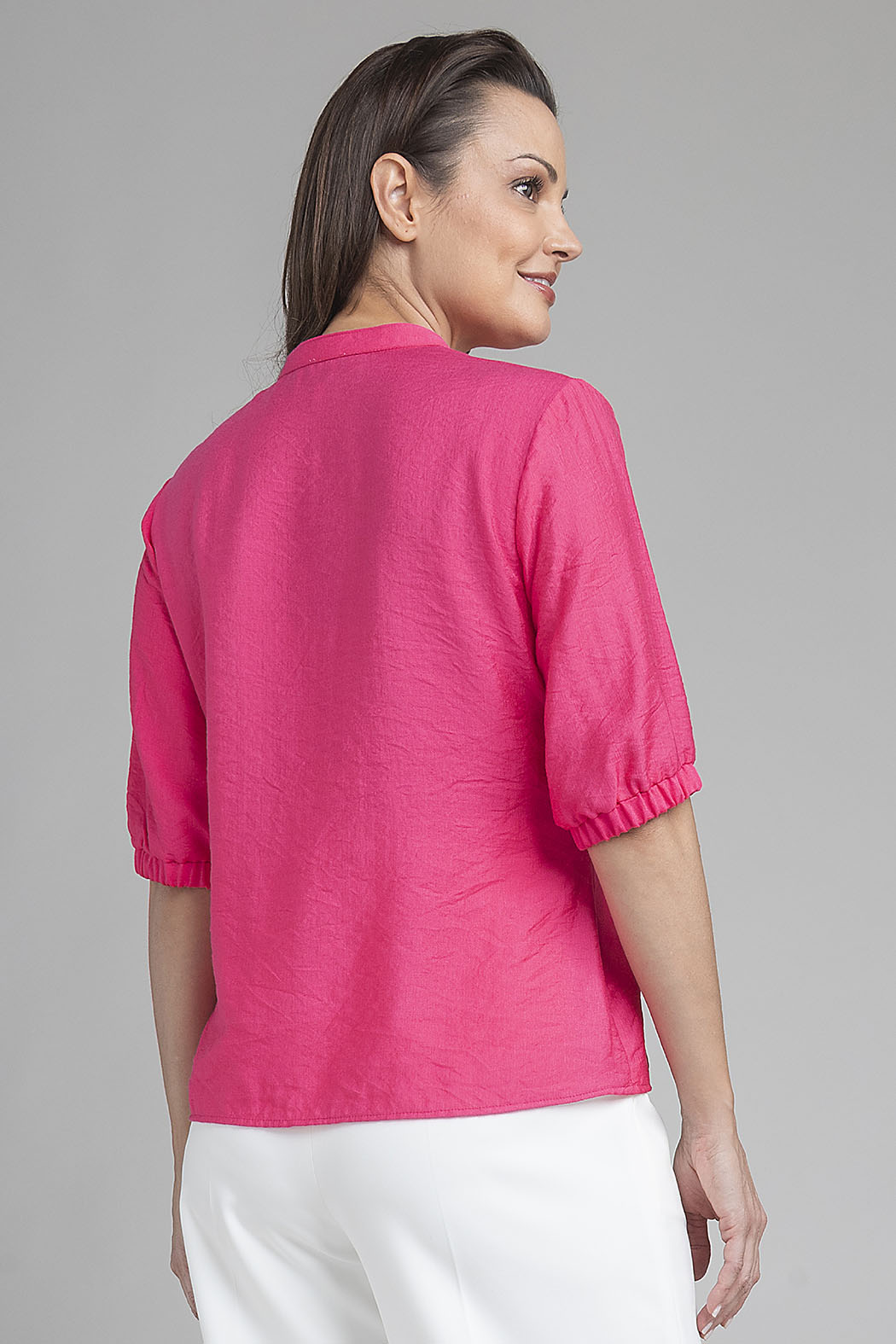 Blusa Lisa Con Manga 3/4 Y Cuello Mau