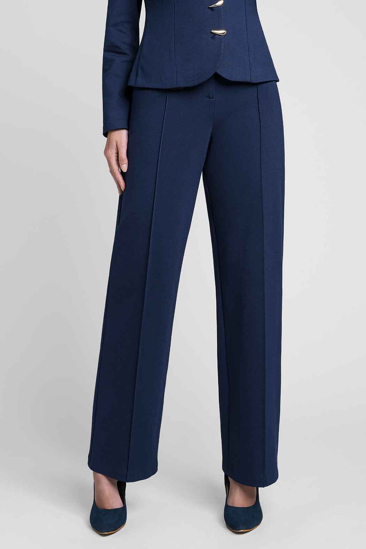 Pantalon Corte Recto Con Detalle En Pretina