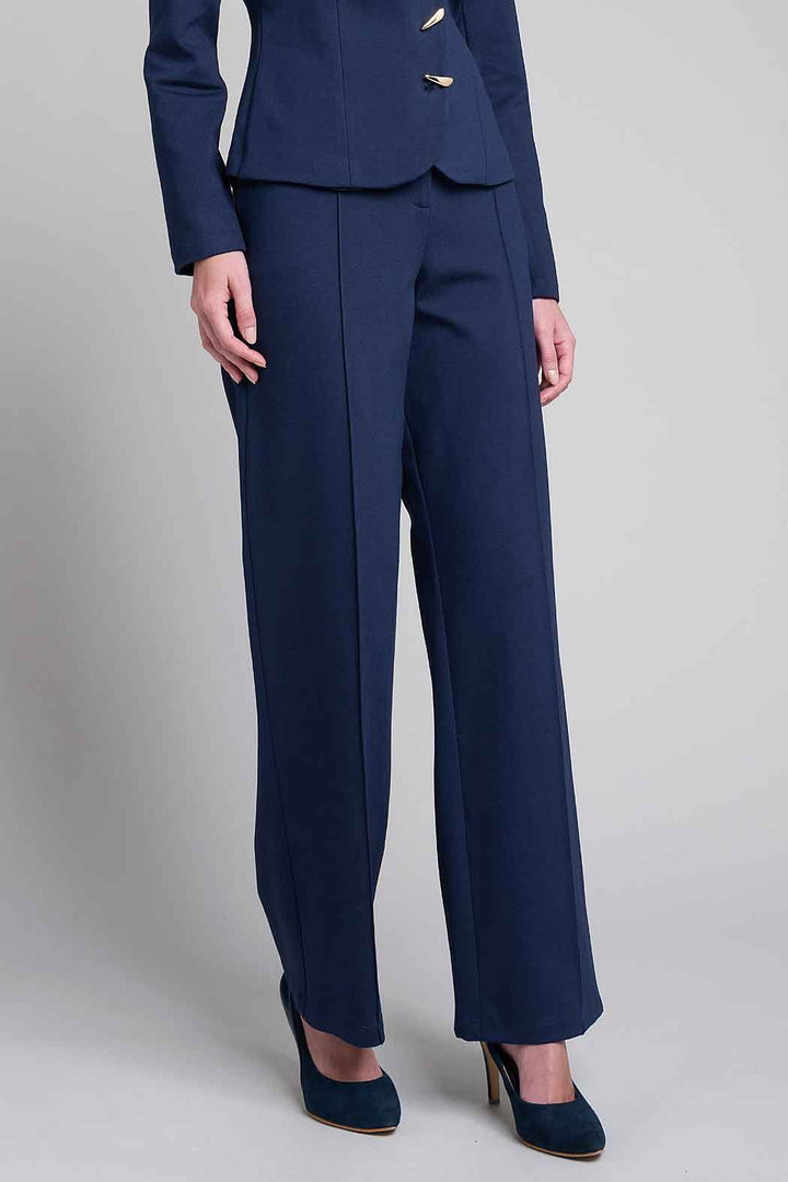 Pantalon Corte Recto Con Detalle En Pretina