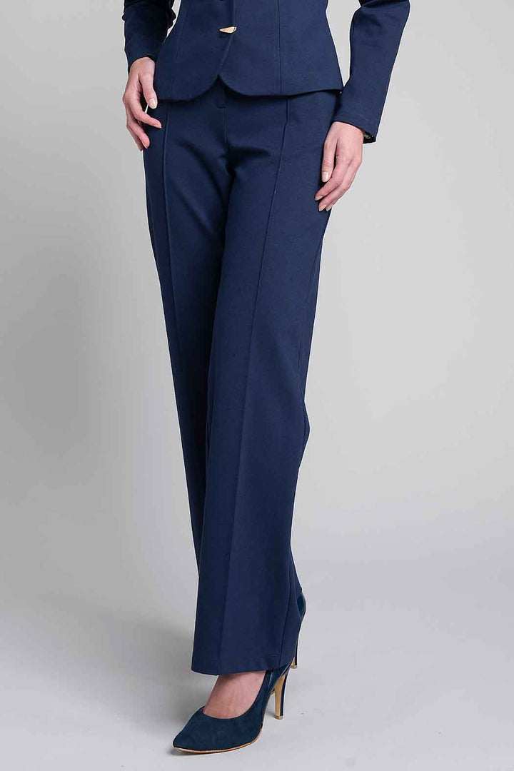 Pantalon Corte Recto Con Detalle En Pretina