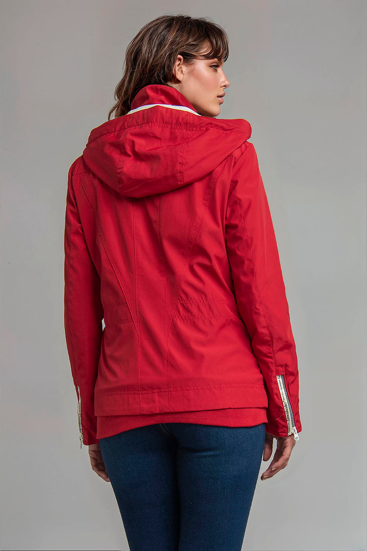 Chamarra Con Capucha Y Cierre Al Frente