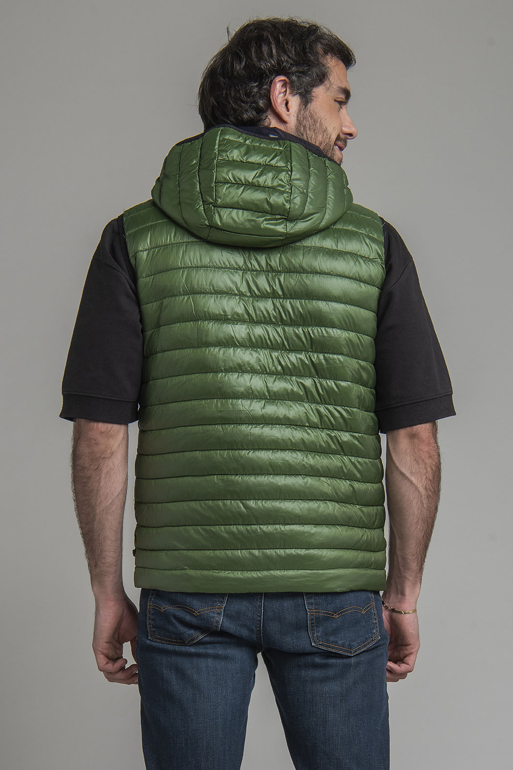 Chaleco Capitonado Con Capucha