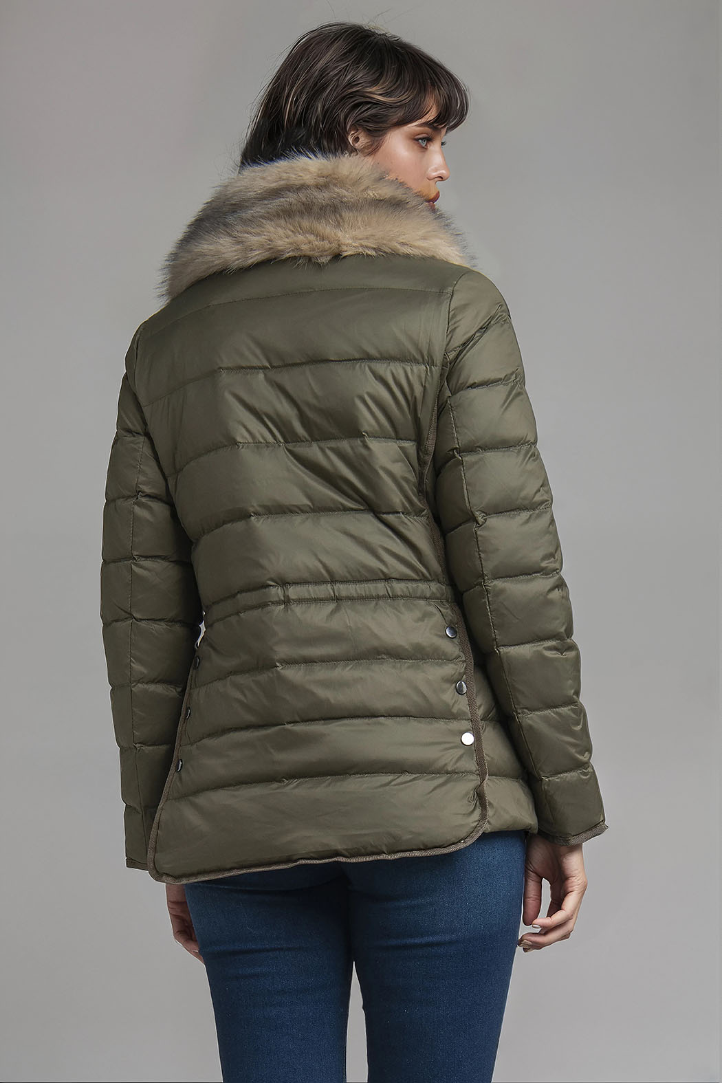 Chamarra Capitonada Con Peluche En Cuello