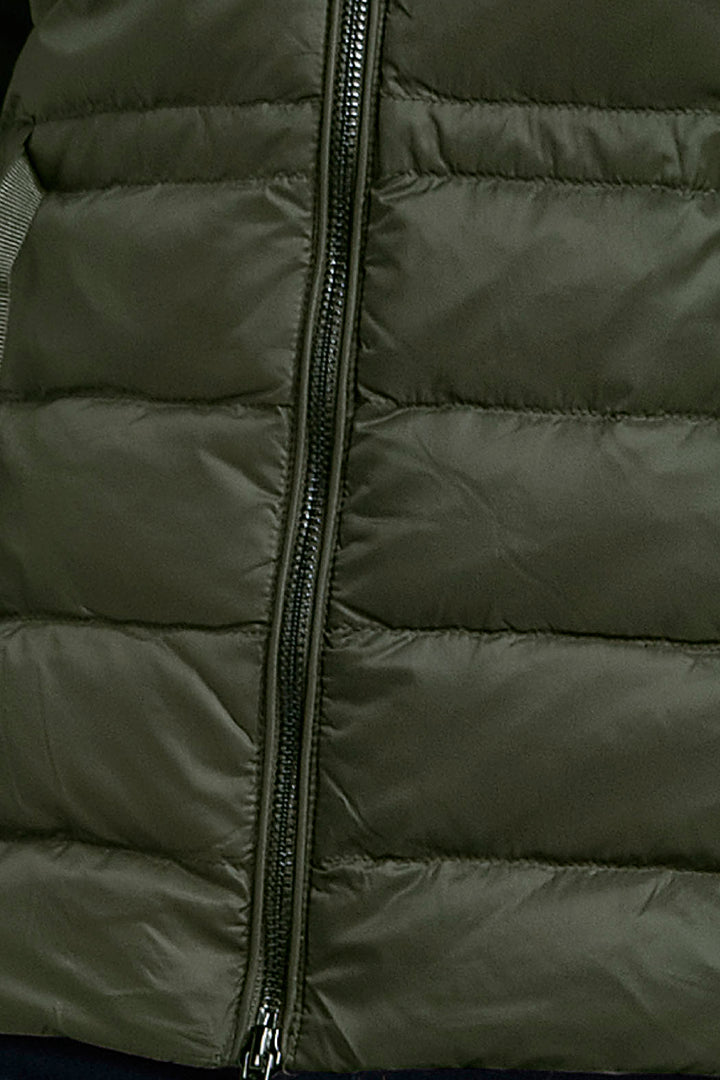 Chamarra Capitonada Con Peluche En Cuello