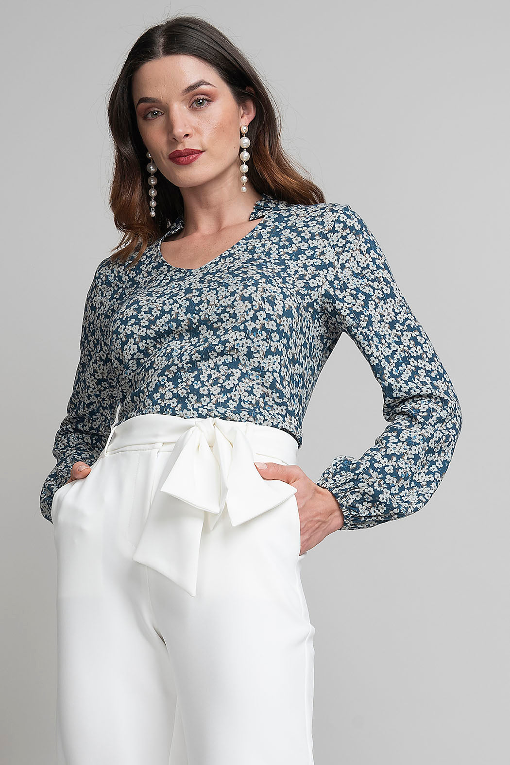 Blusa Con Manga Larga Y Estampado De Flores