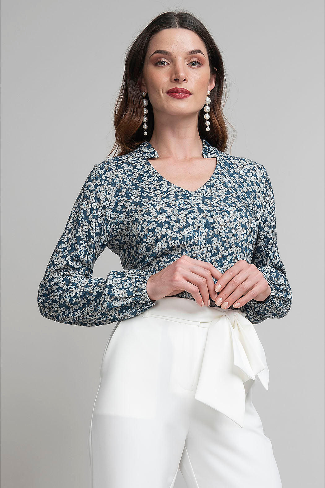 Blusa Con Manga Larga Y Estampado De Flores