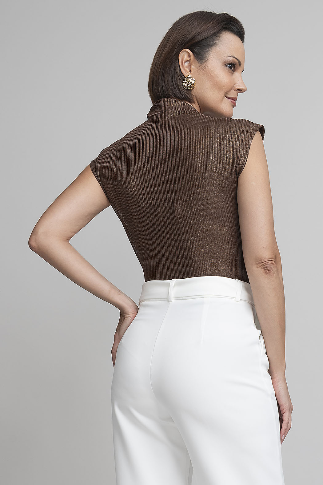 Blusa Sin Mangas Con Cuello Alto