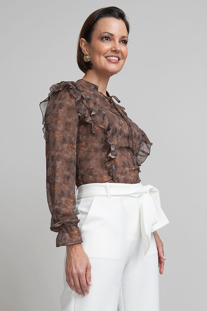 Blusa Con Olanes Al Frente Y Manga Larga