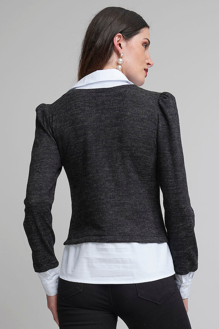 Blusa Tipo Sueter Con Cuello Y Puños Blancos Simulados