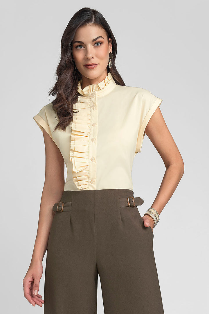 Blusa Camisera Con Olanes Al Frente Y Cuello