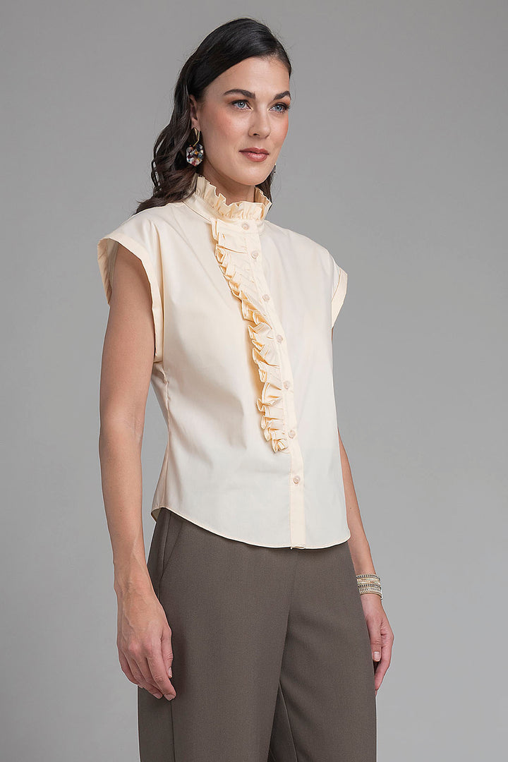 Blusa Camisera Con Olanes Al Frente Y Cuello