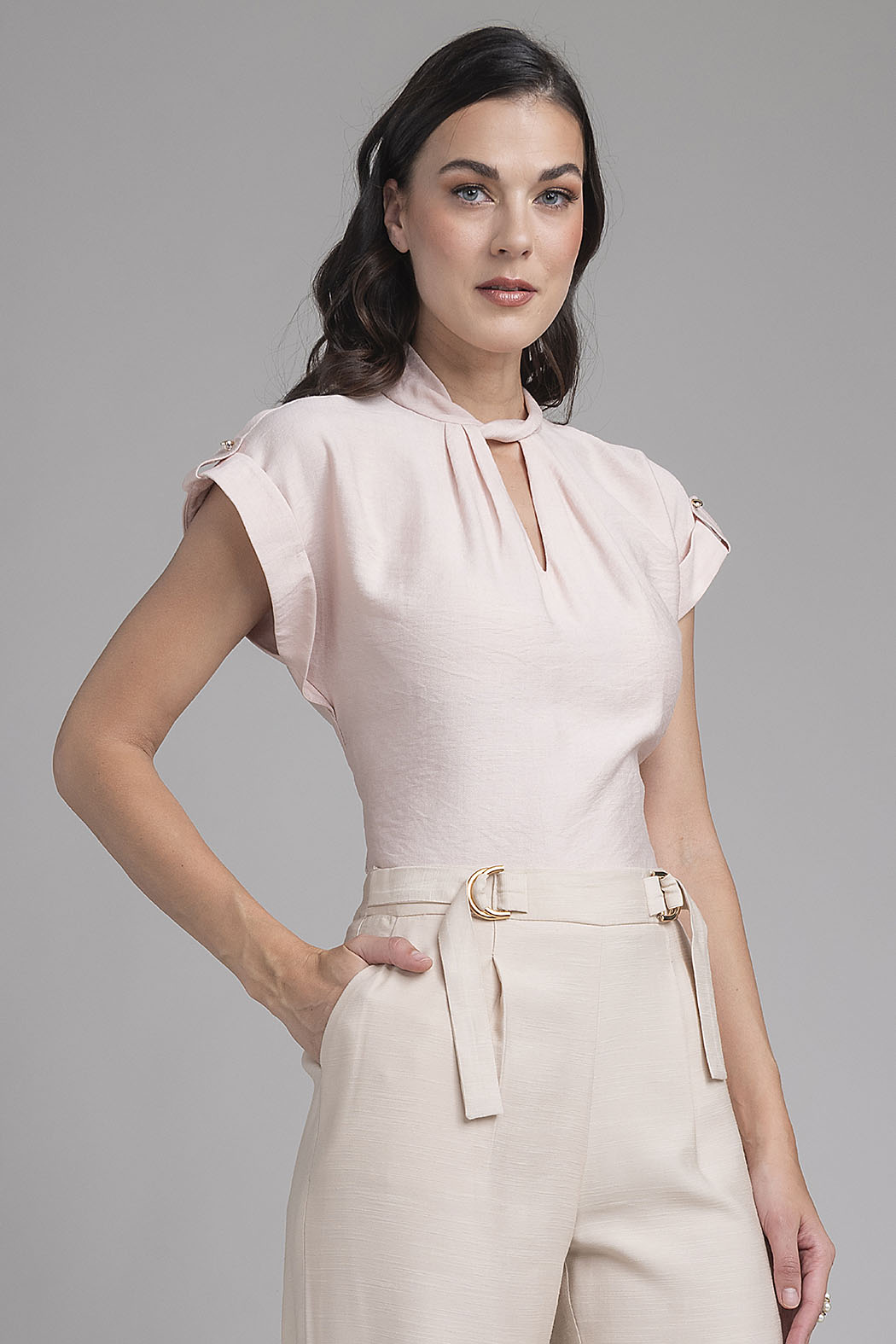 Blusa De Manga Corta Con Cuello Cruzado