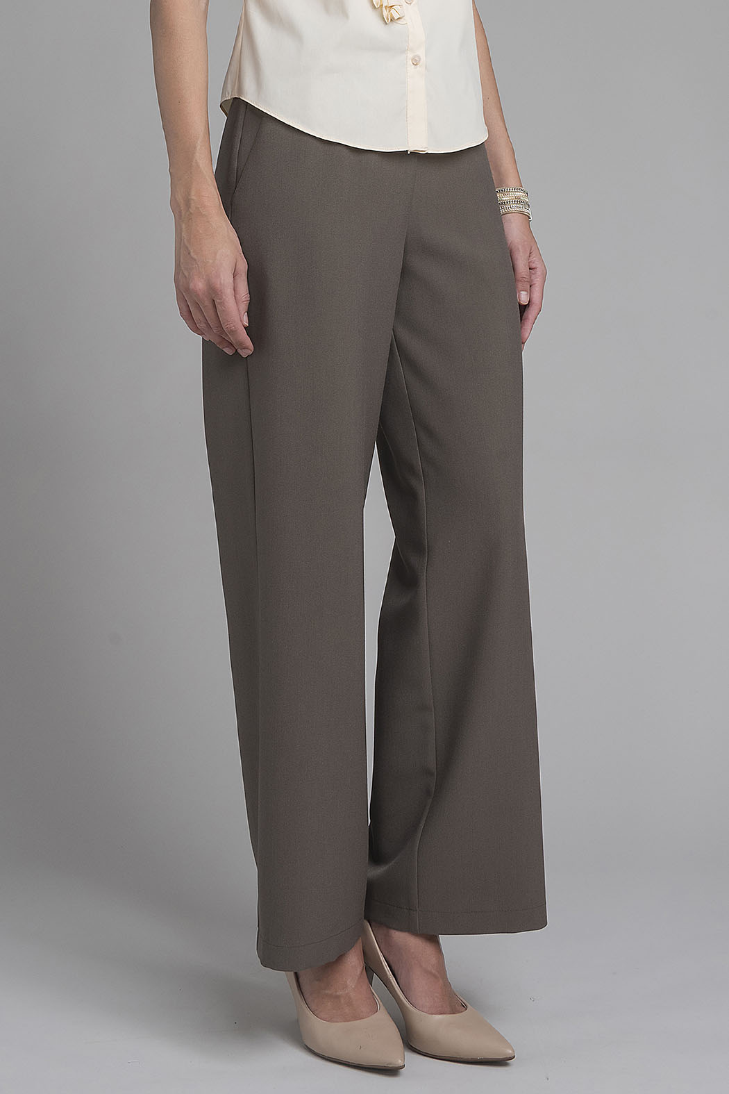 Pantalon Liso Corte Recto Con Hebillas En Cintura