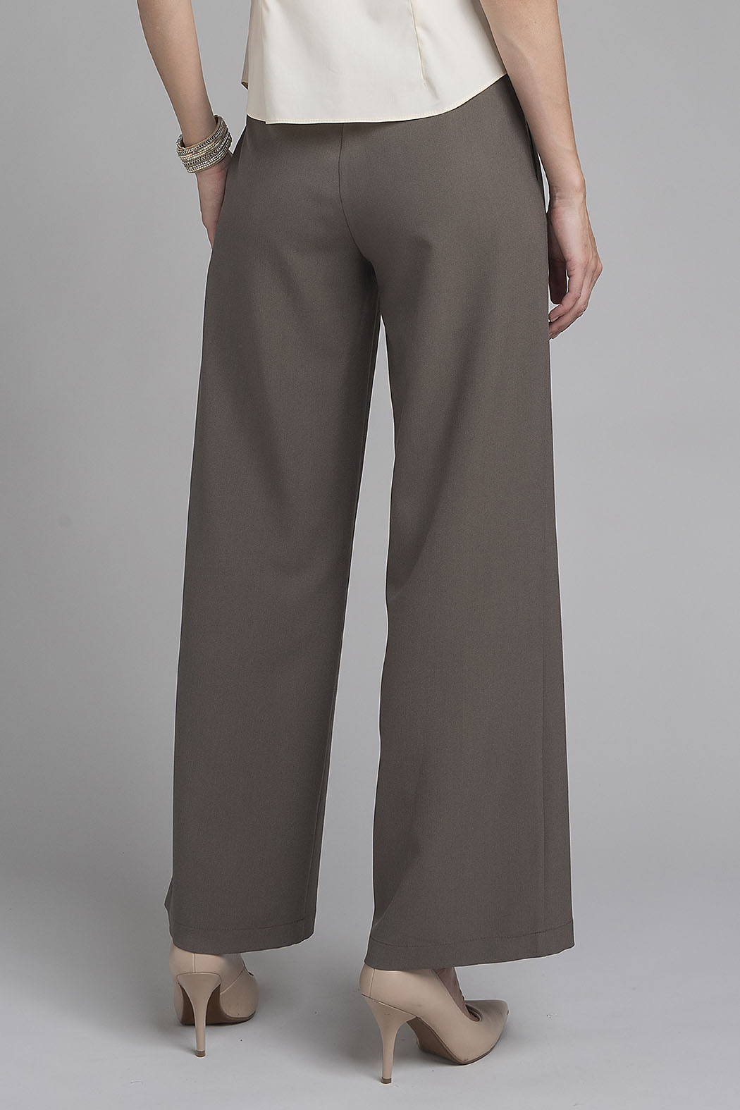 Pantalon Liso Corte Recto Con Hebillas En Cintura