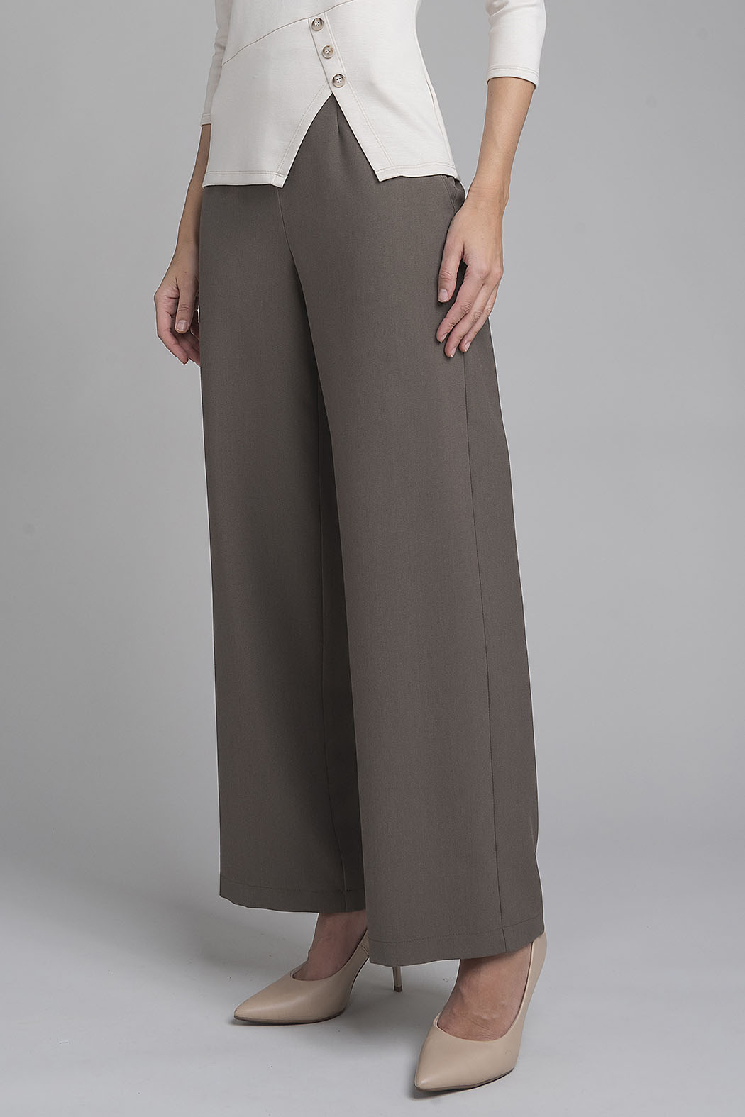 Pantalon Liso Corte Recto Con Hebillas En Cintura