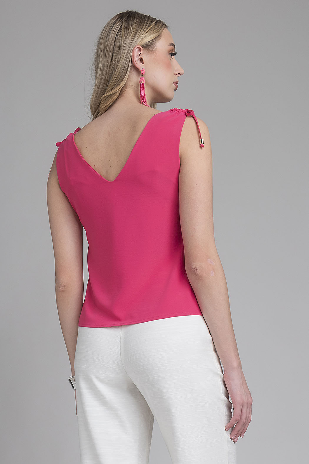 Blusa Lisa Sin Mangas Y Amarre En Hombros