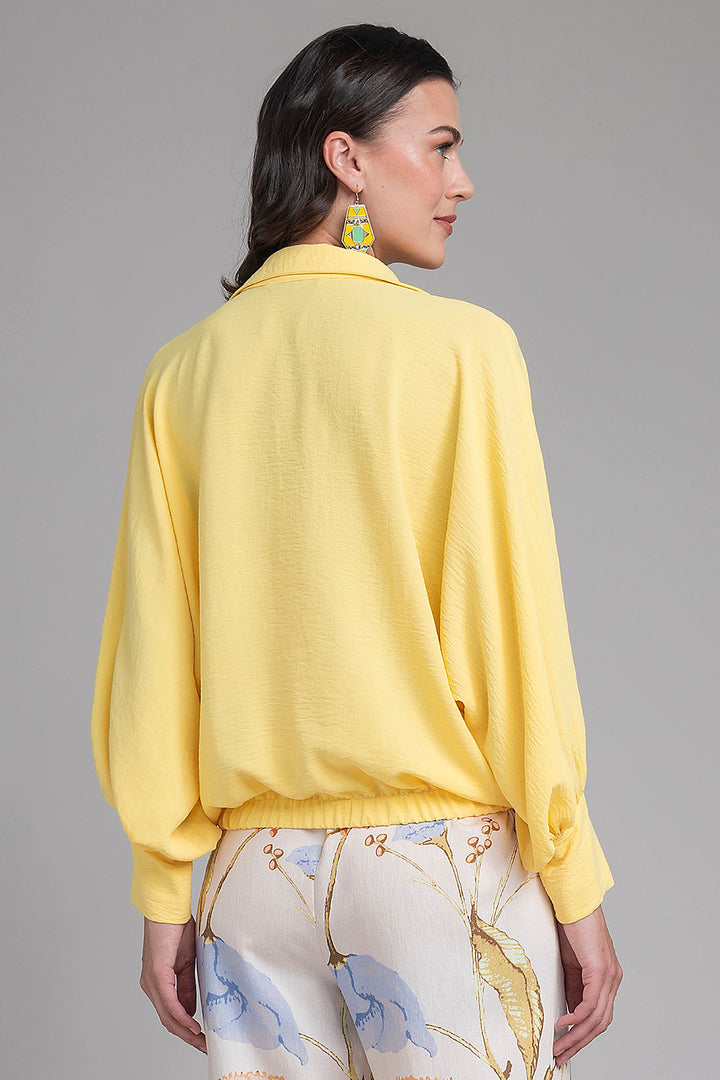 Blusa Lisa De Manga Larga Con Cuello Camisero