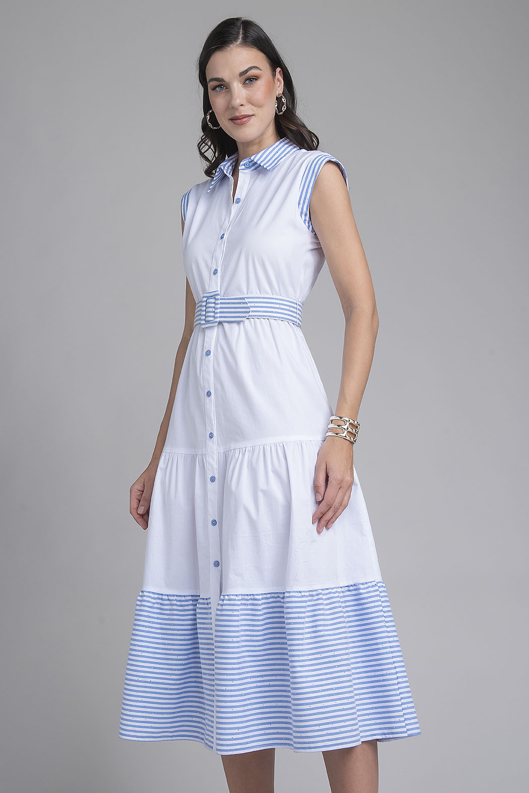 Vestido Largo Camisero Con Cinturon De Rayas Y Brillos
