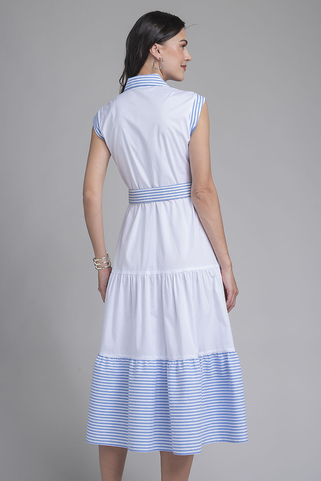 Vestido Largo Camisero Con Cinturon De Rayas Y Brillos