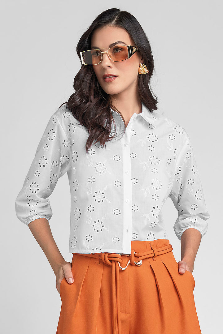 Blusa Camisera Con Flores Bordadas