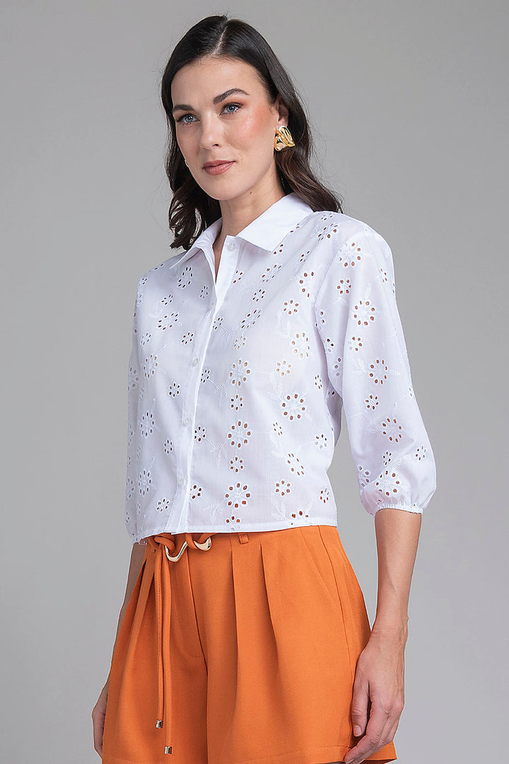Blusa Camisera Con Flores Bordadas