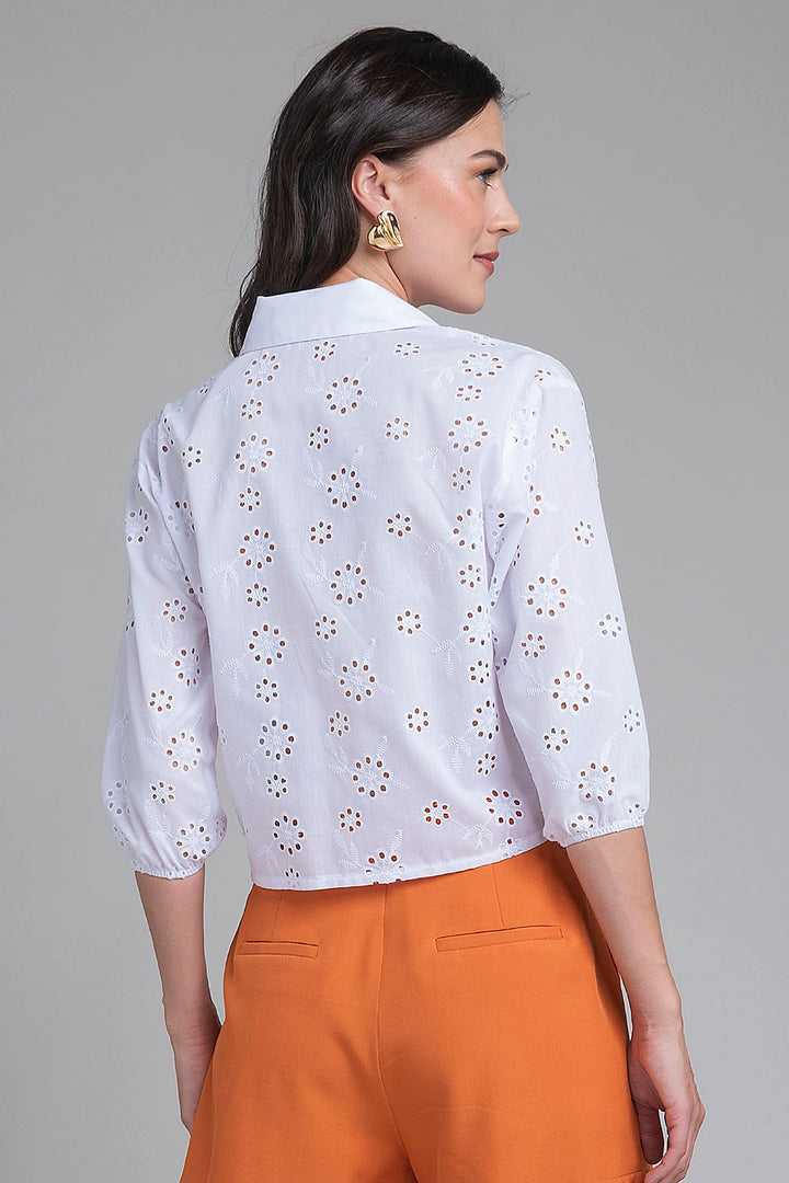 Blusa Camisera Con Flores Bordadas