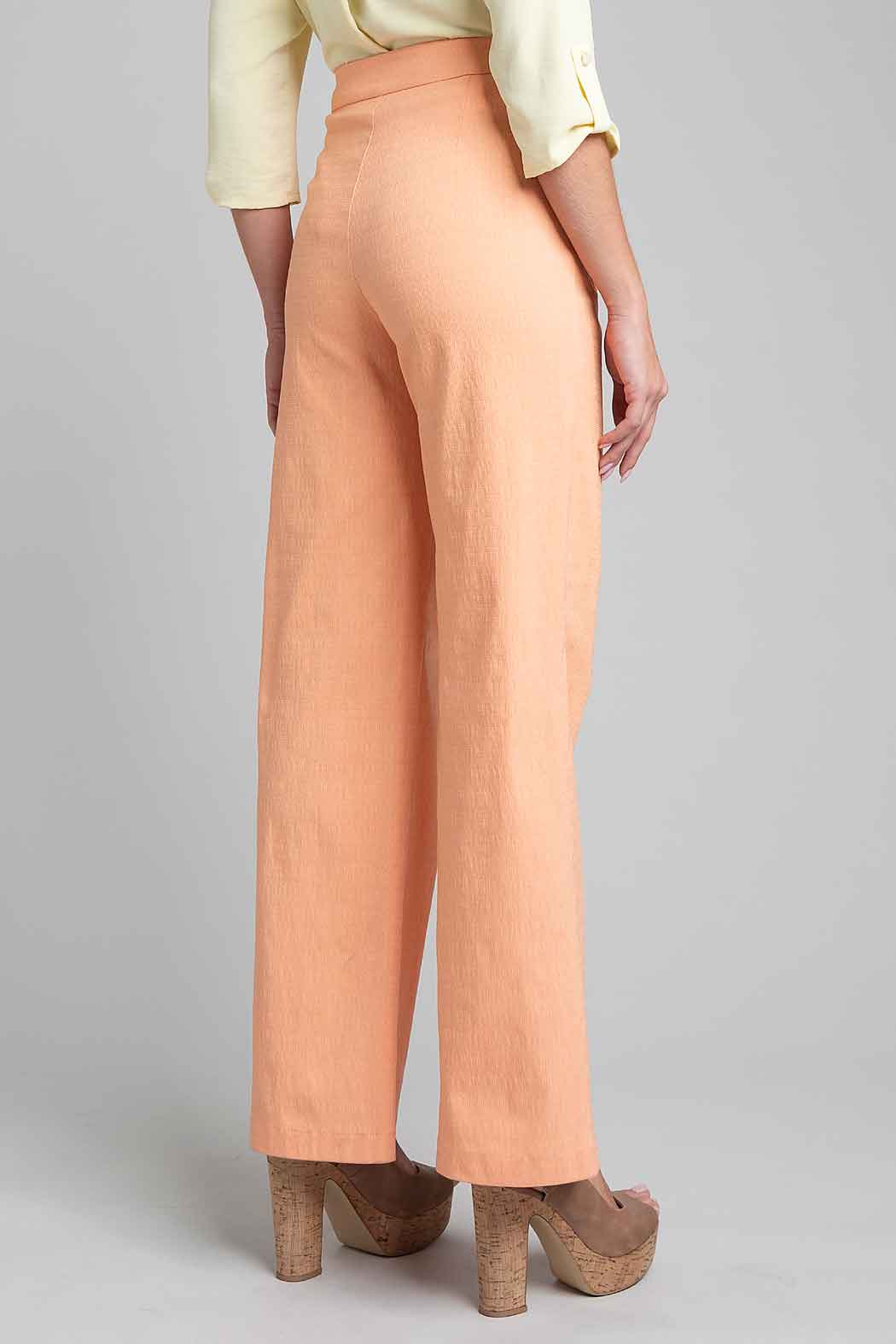 Pantalon Liso Con Botones Al Frente