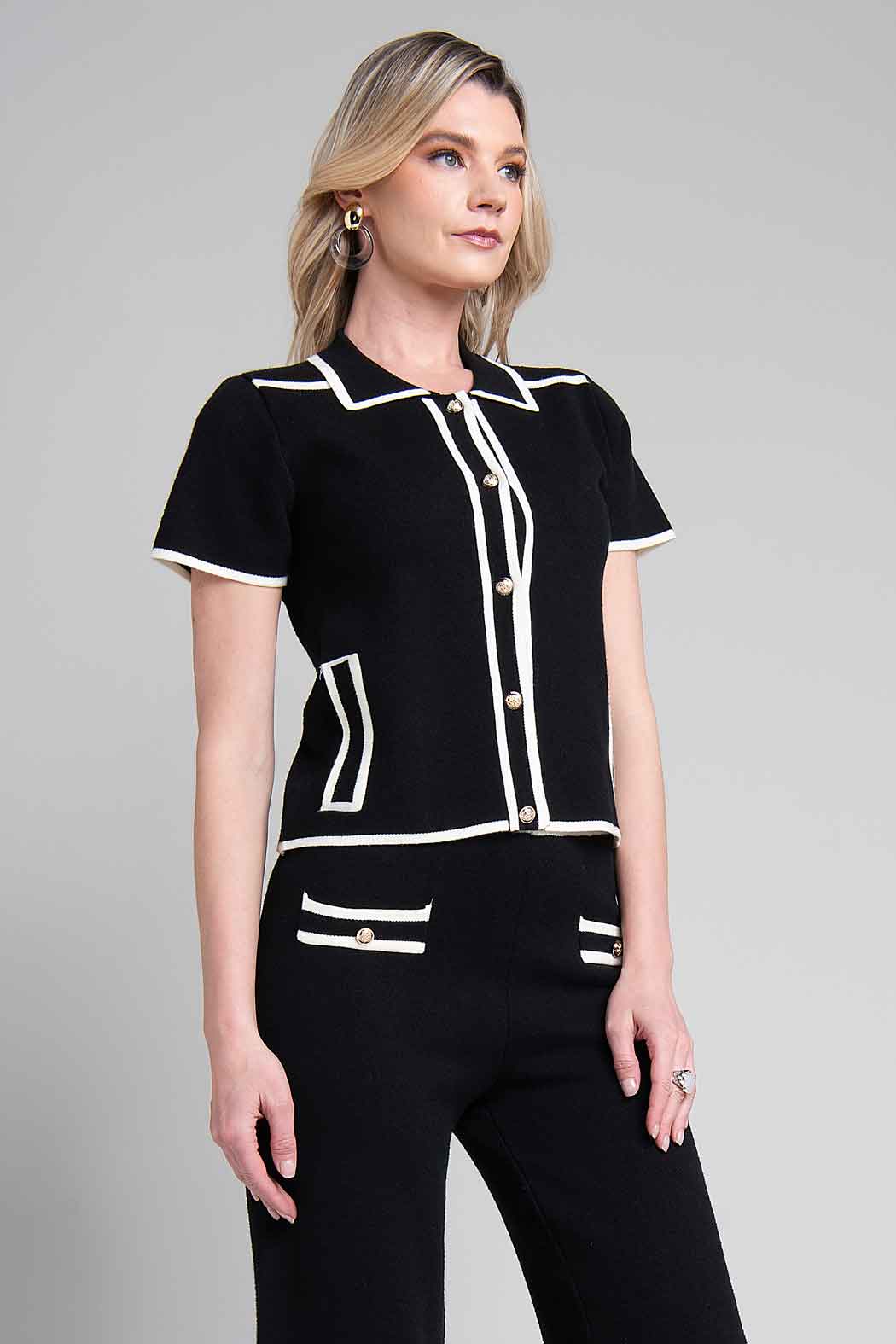 Blusa De Punto Con Manga Corta