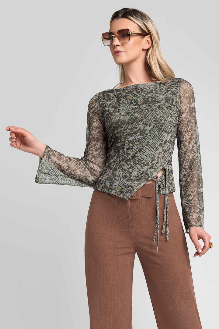 Blusa Mesh Con Estampado Y Manga Larga