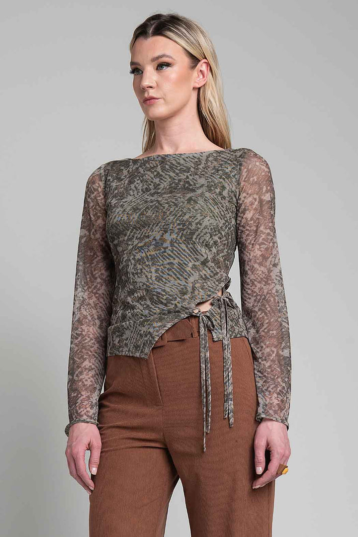 Blusa Mesh Con Estampado Y Manga Larga