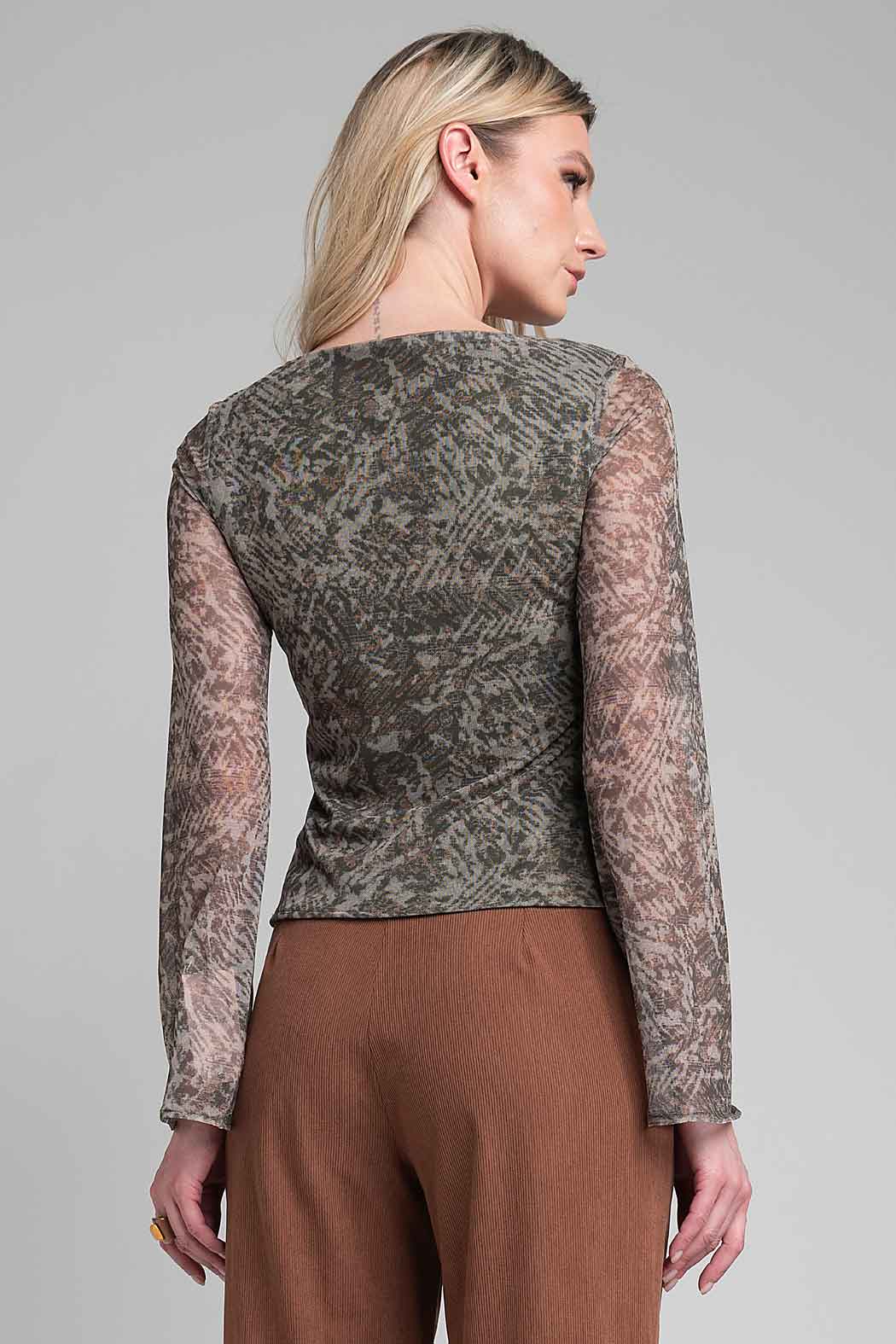 Blusa Mesh Con Estampado Y Manga Larga