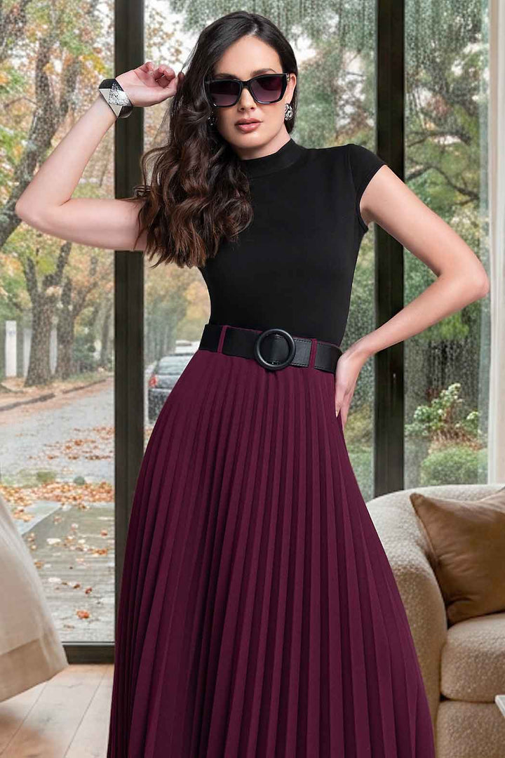 Blusa Lisa Con Manga Corta Y Cuello Alto
