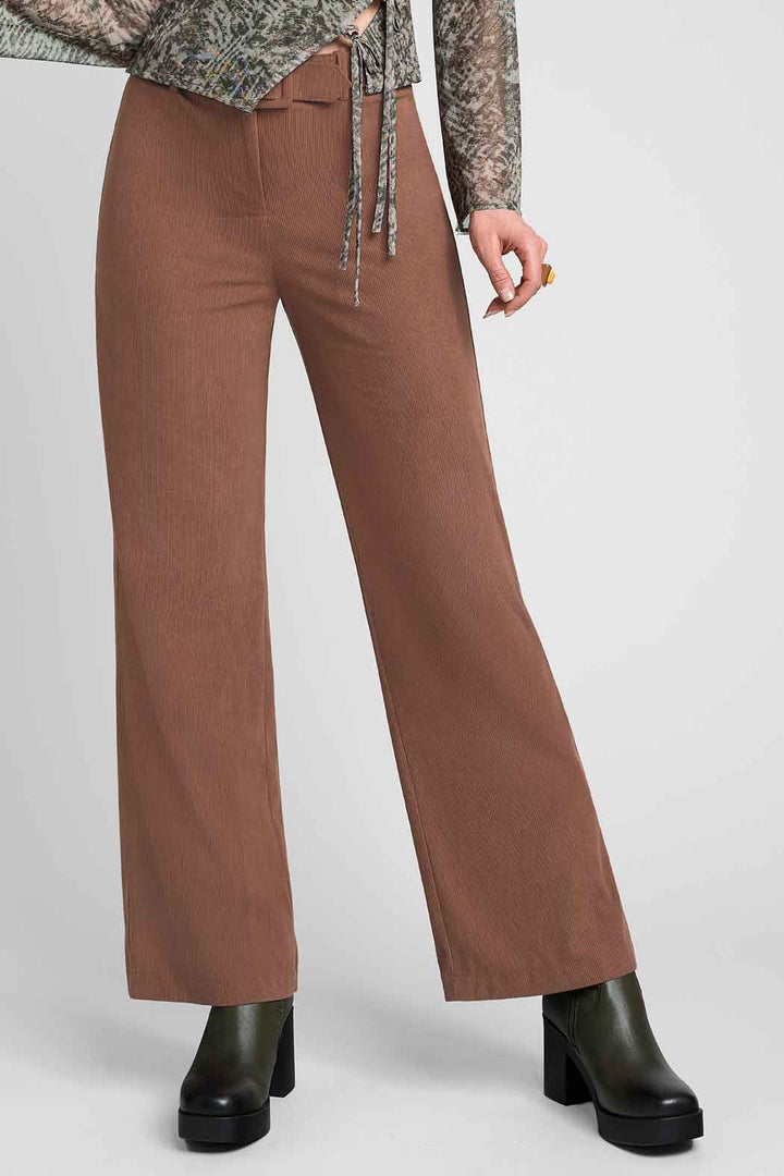 Pantalon De Pana Corte Recto Con Cinturon