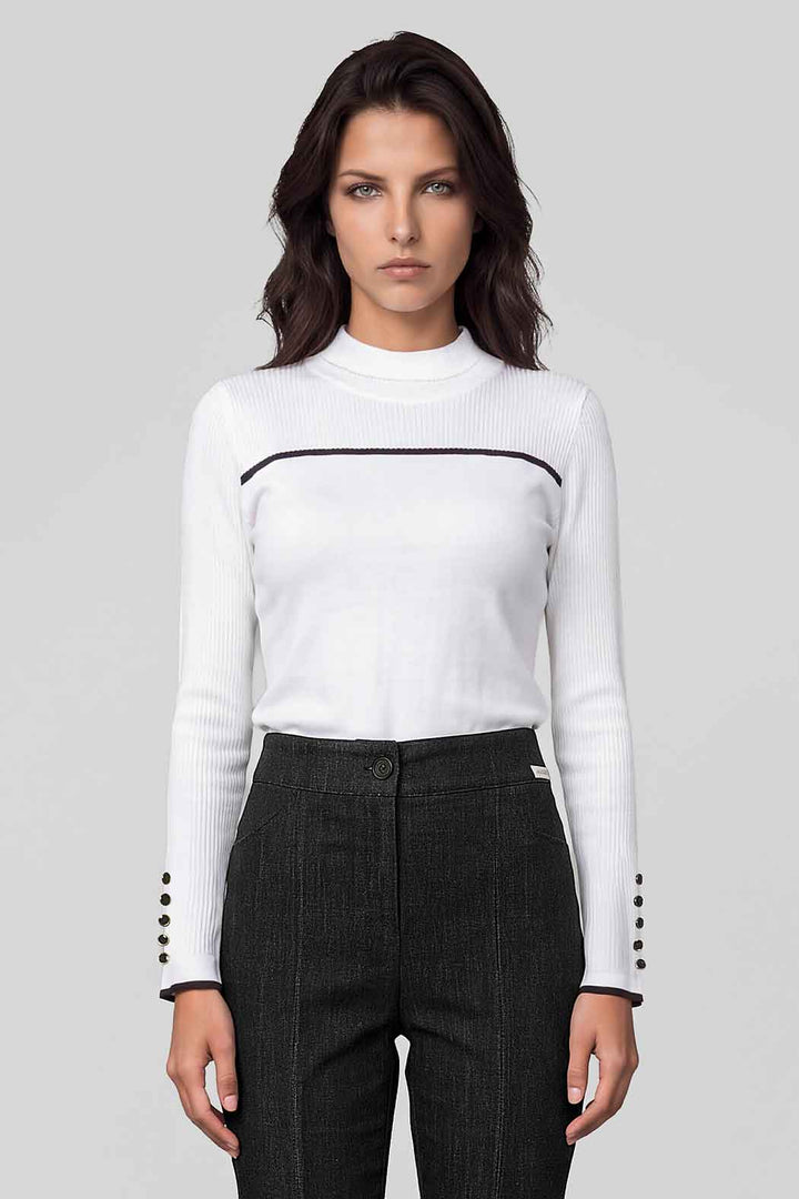 Sueter Cerrado Con Cuello Redondo Y Franja