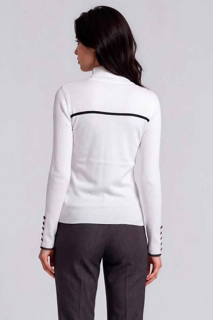 Sueter Cerrado Con Cuello Redondo Y Franja