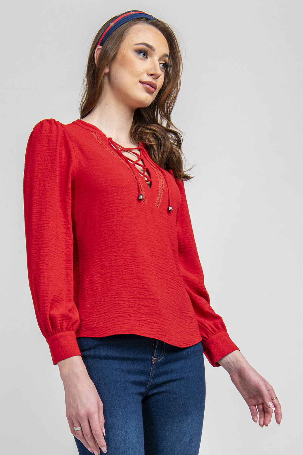 Blusa Lisa Con Jaretas Al Frente