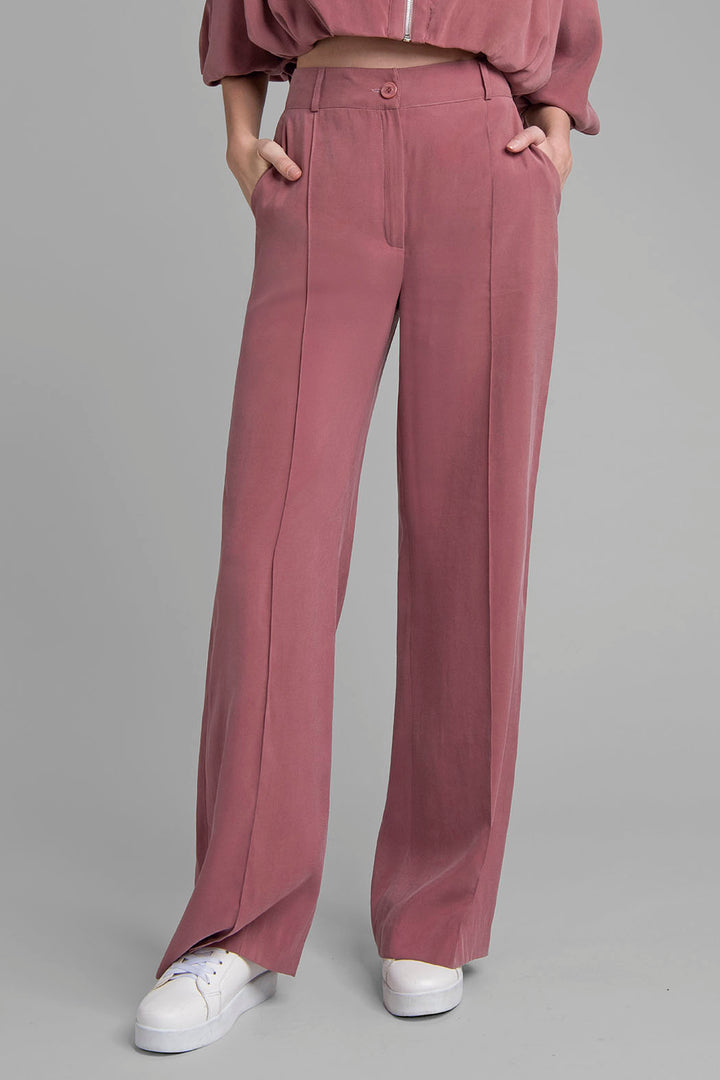 Pantalon Corte Recto Con Bolsas Al Frente