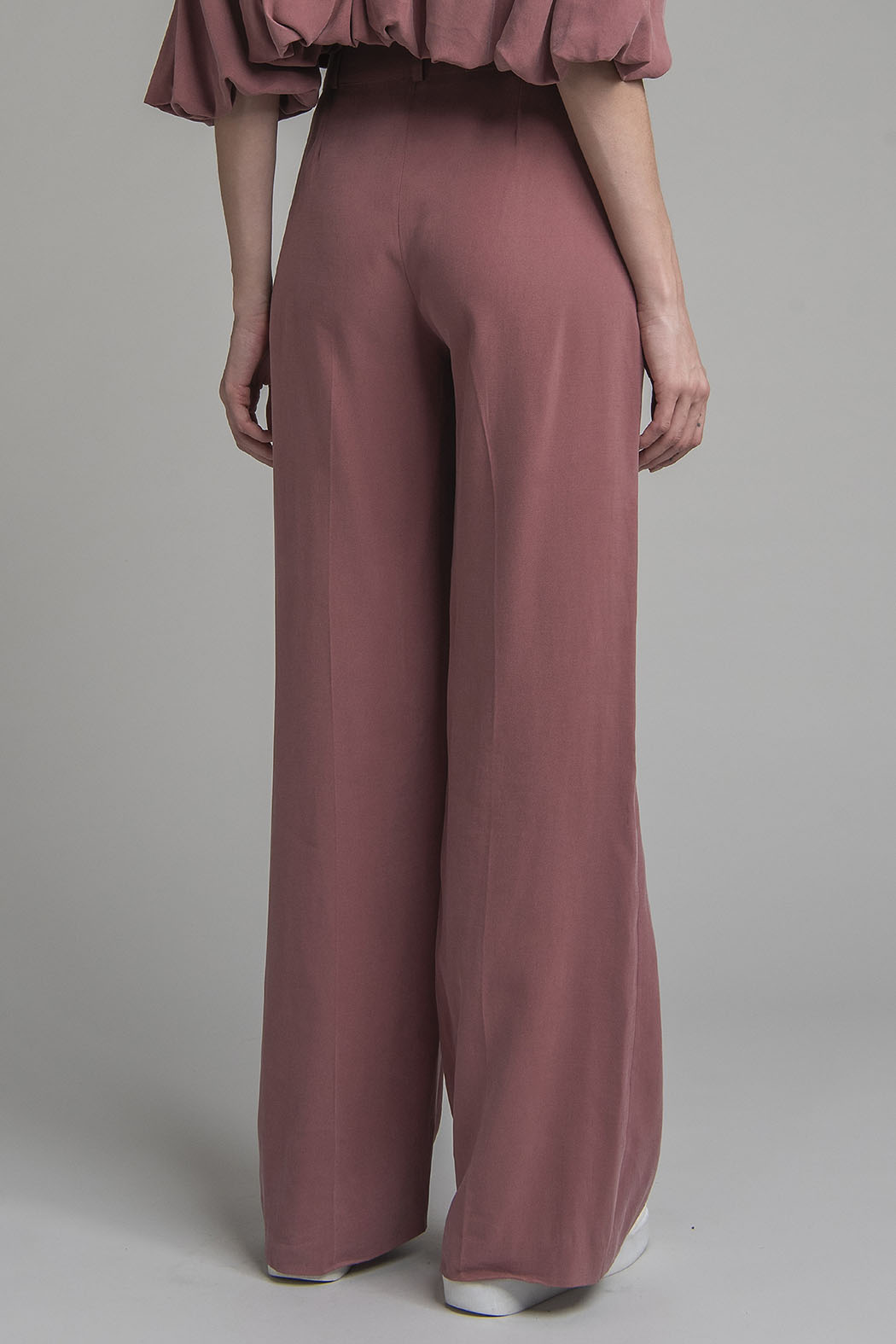 Pantalon Corte Recto Con Bolsas Al Frente