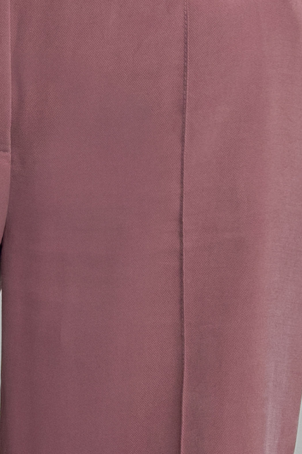 Pantalon Corte Recto Con Bolsas Al Frente