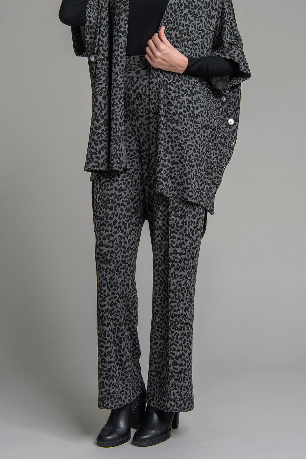 Pantalon Corte Recto Estampado De Animal Print