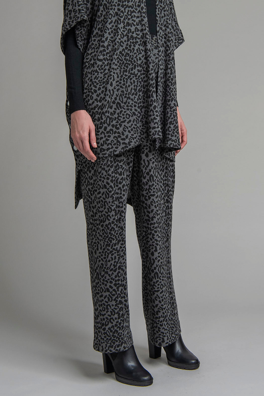Pantalon Corte Recto Estampado De Animal Print
