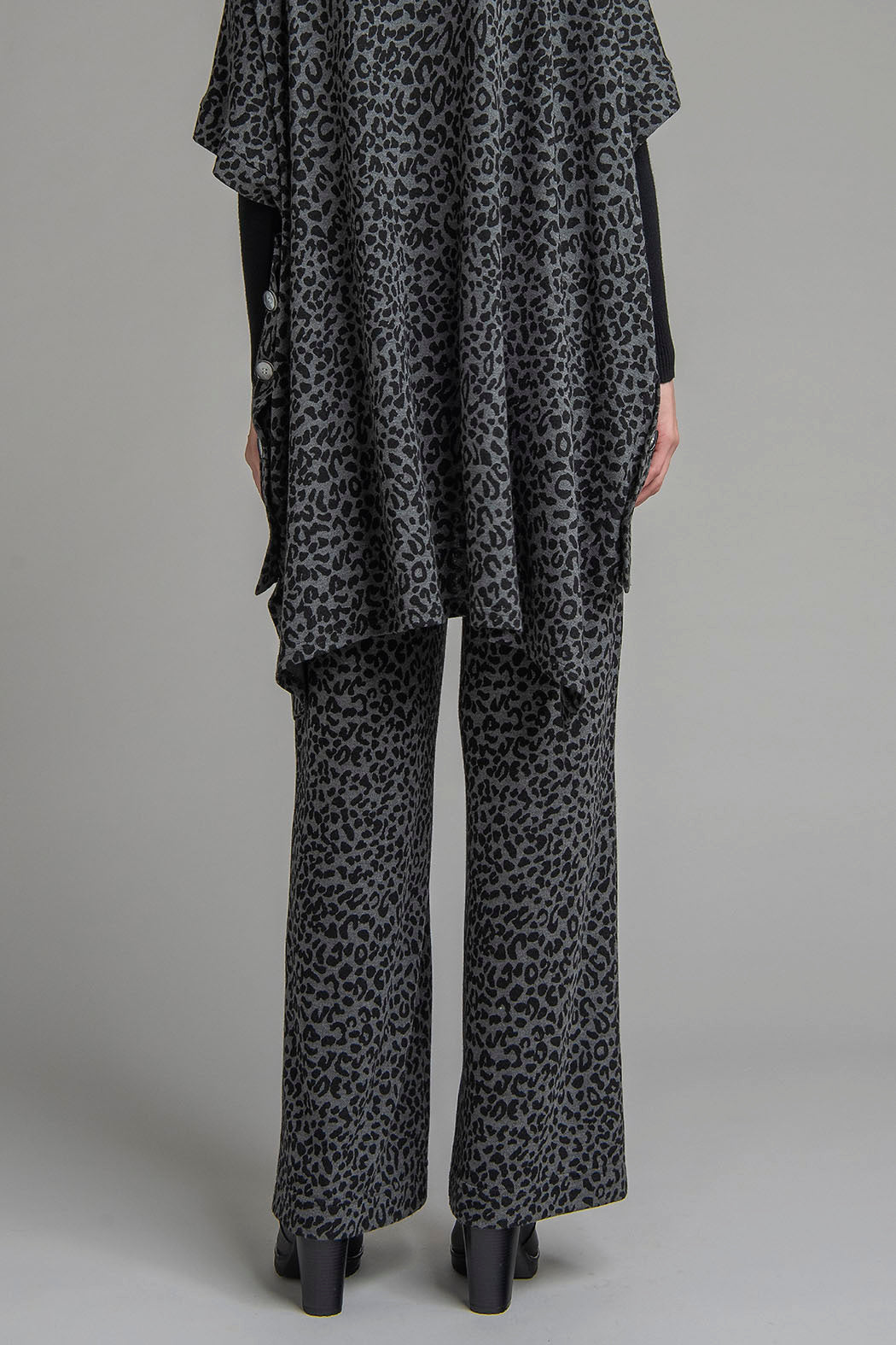 Pantalon Corte Recto Estampado De Animal Print