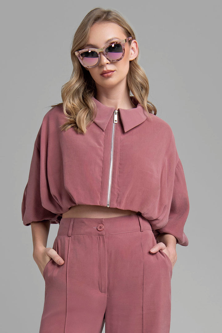 Chamarra Corta Con Cierre Al Frente